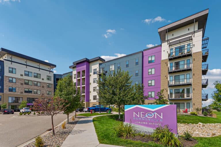 NEON-Burnsville-apartments-exterior-01